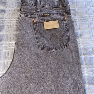 Wrangler Men's Dark Gray Straight Jeans